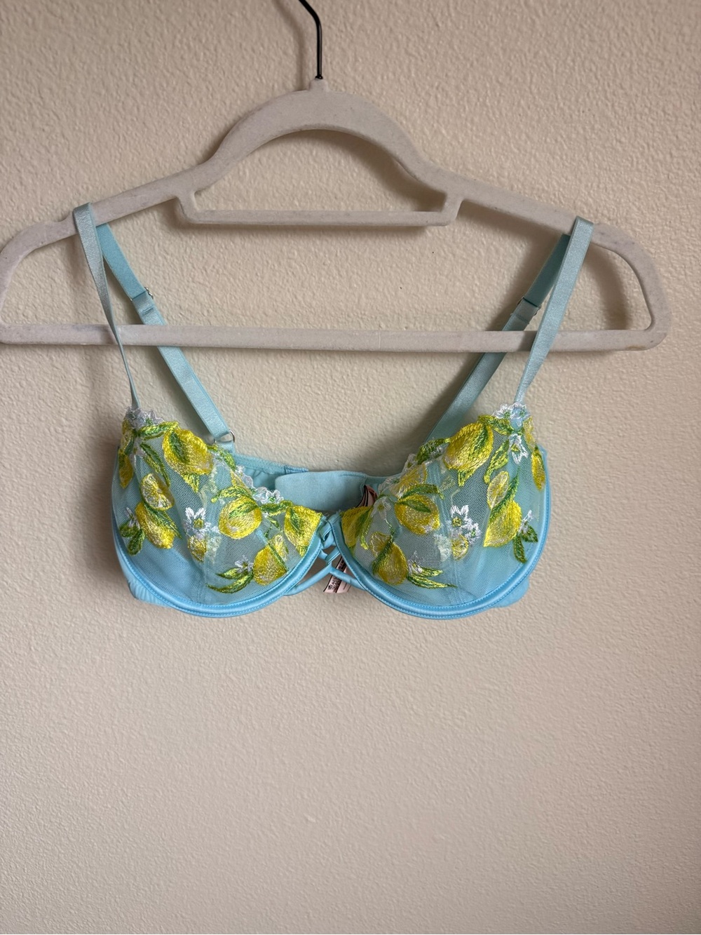 Victoria's Secret Light Blue Embroidered Lemon Underwire Bra